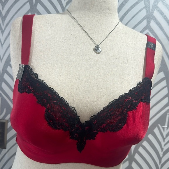NWT Ambrielle lightly molded cups red satin balconette bra - Picture 1 of 8